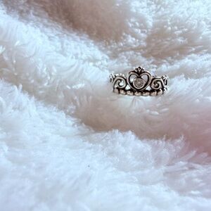 Pandora princes crown ring size 5